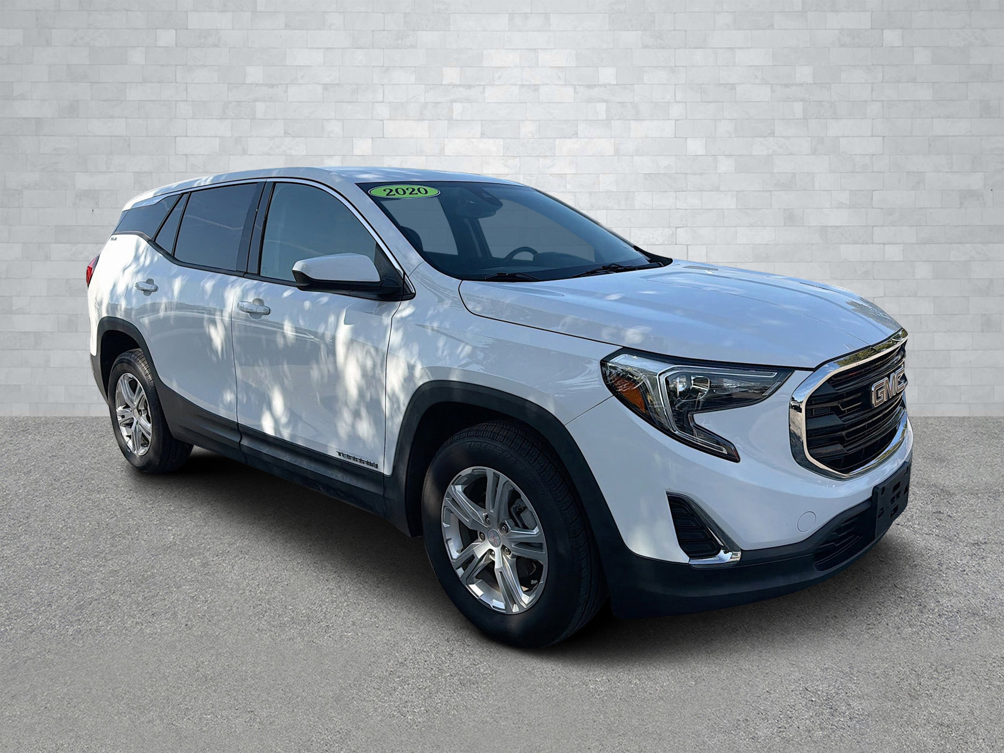 Used 2020 GMC Terrain SLE image 2