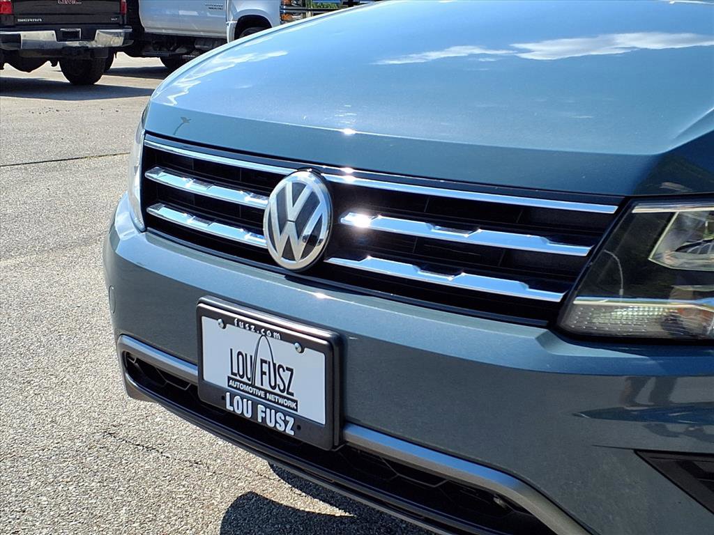 Used 2020 Volkswagen Tiguan SE image 37