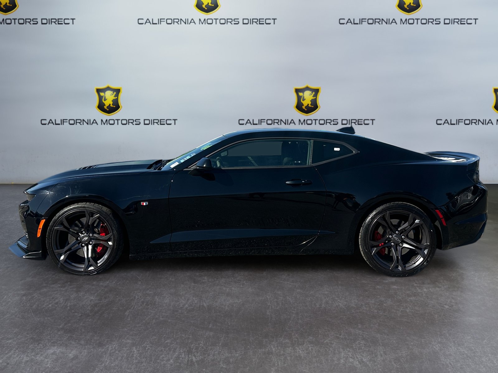Used 2020 Chevrolet Camaro SS RWD image 2