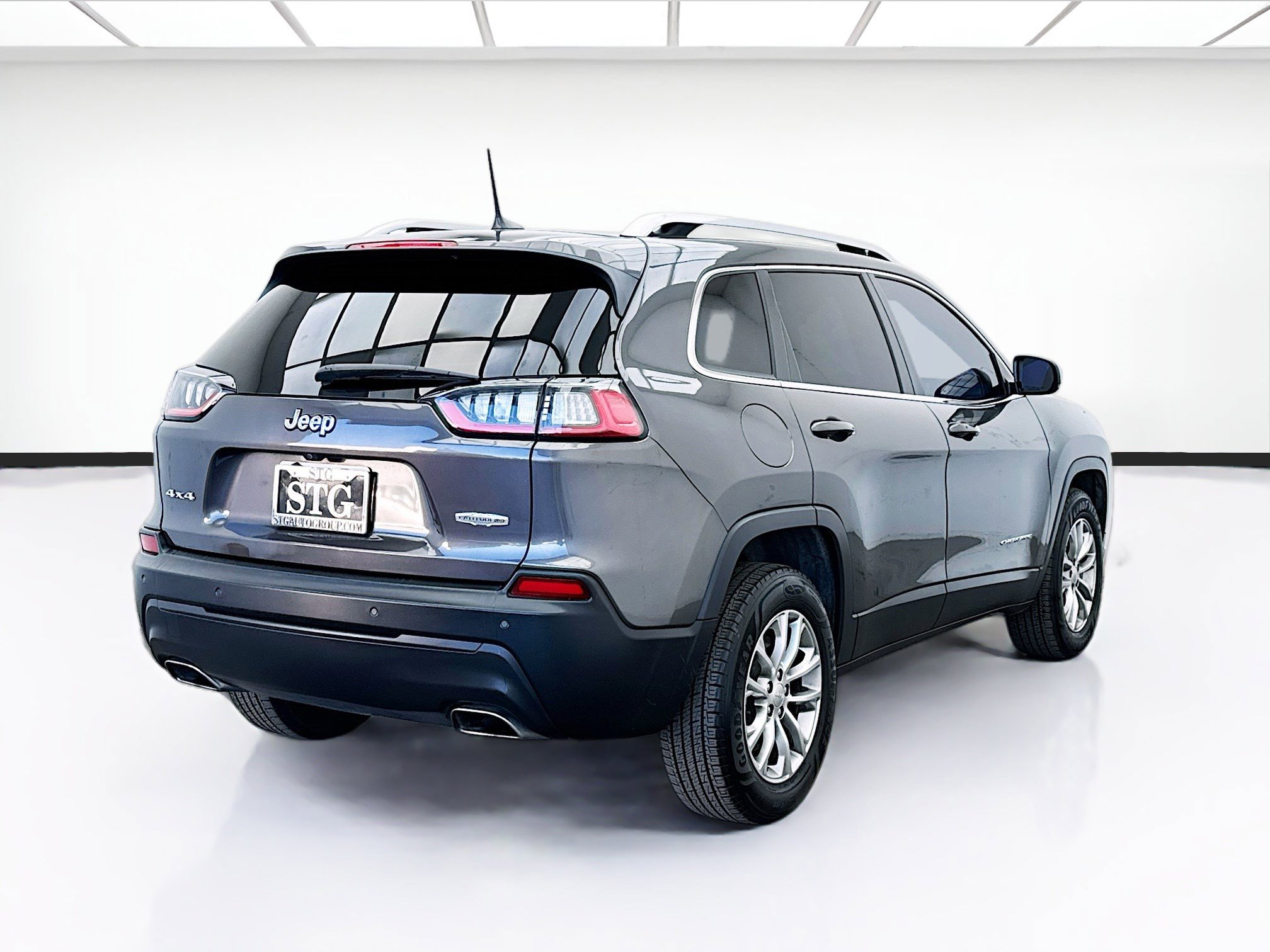 Used 2021 Jeep Cherokee Latitude Lux w/ Comfort/Convenience Group image 4