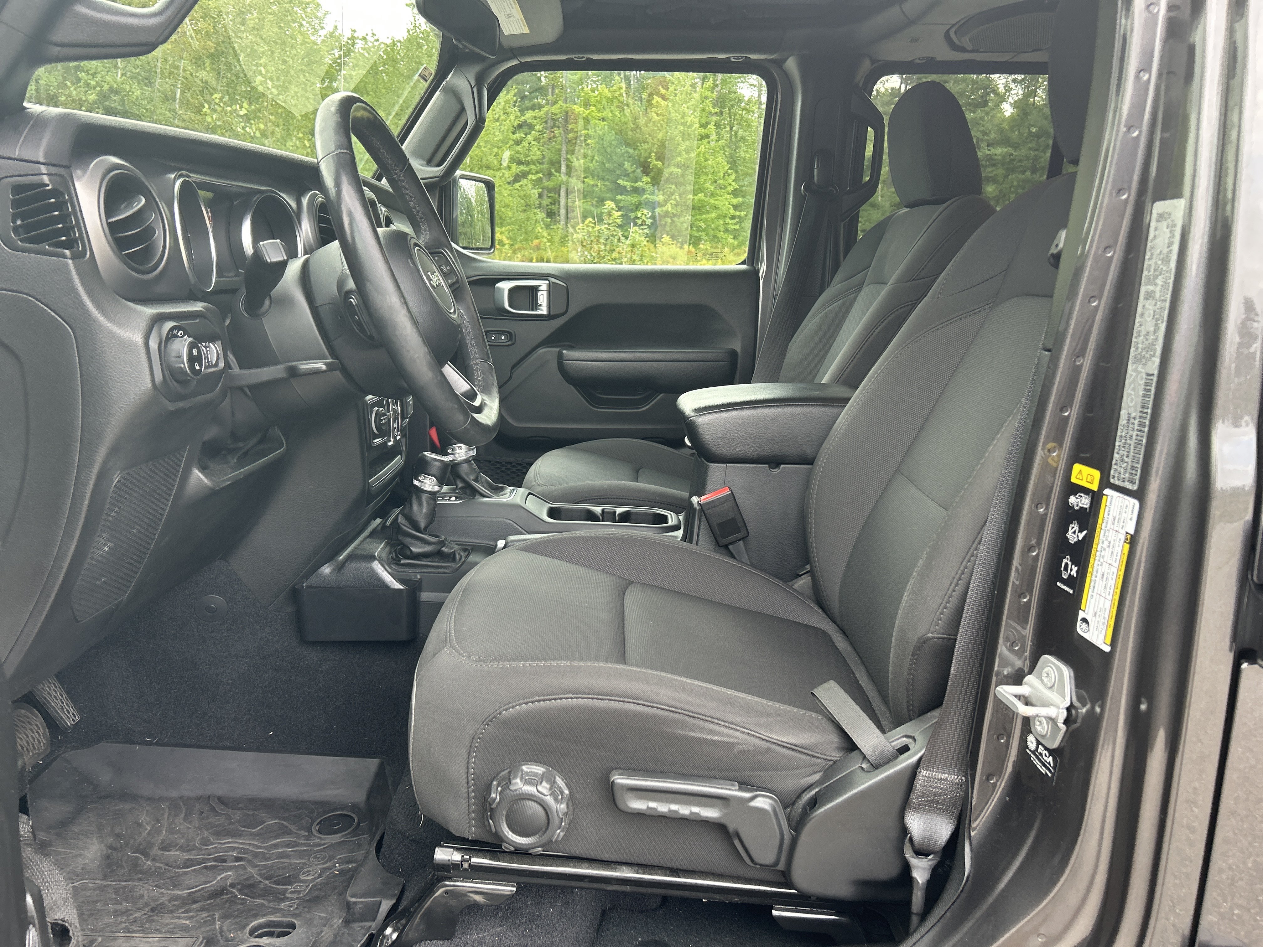 Used 2022 Jeep Gladiator Sport AWD/4WD image 15