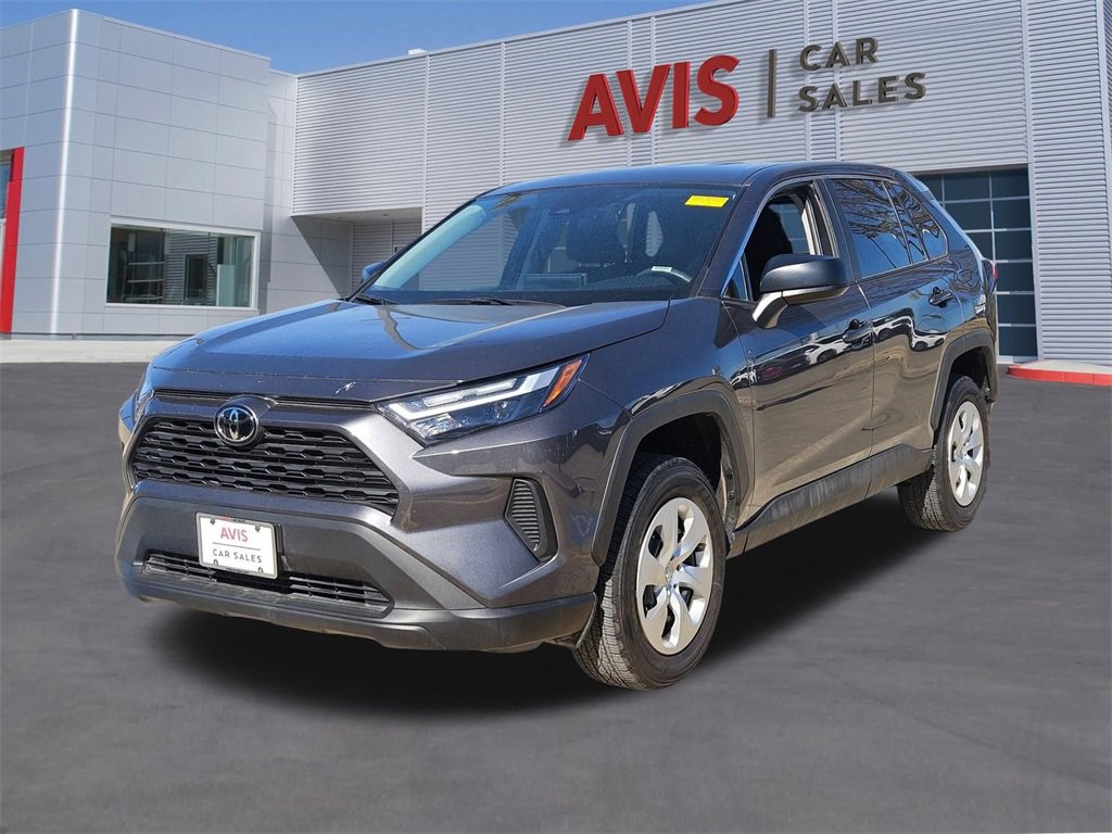 Used 2025 Toyota RAV4 LE video 1