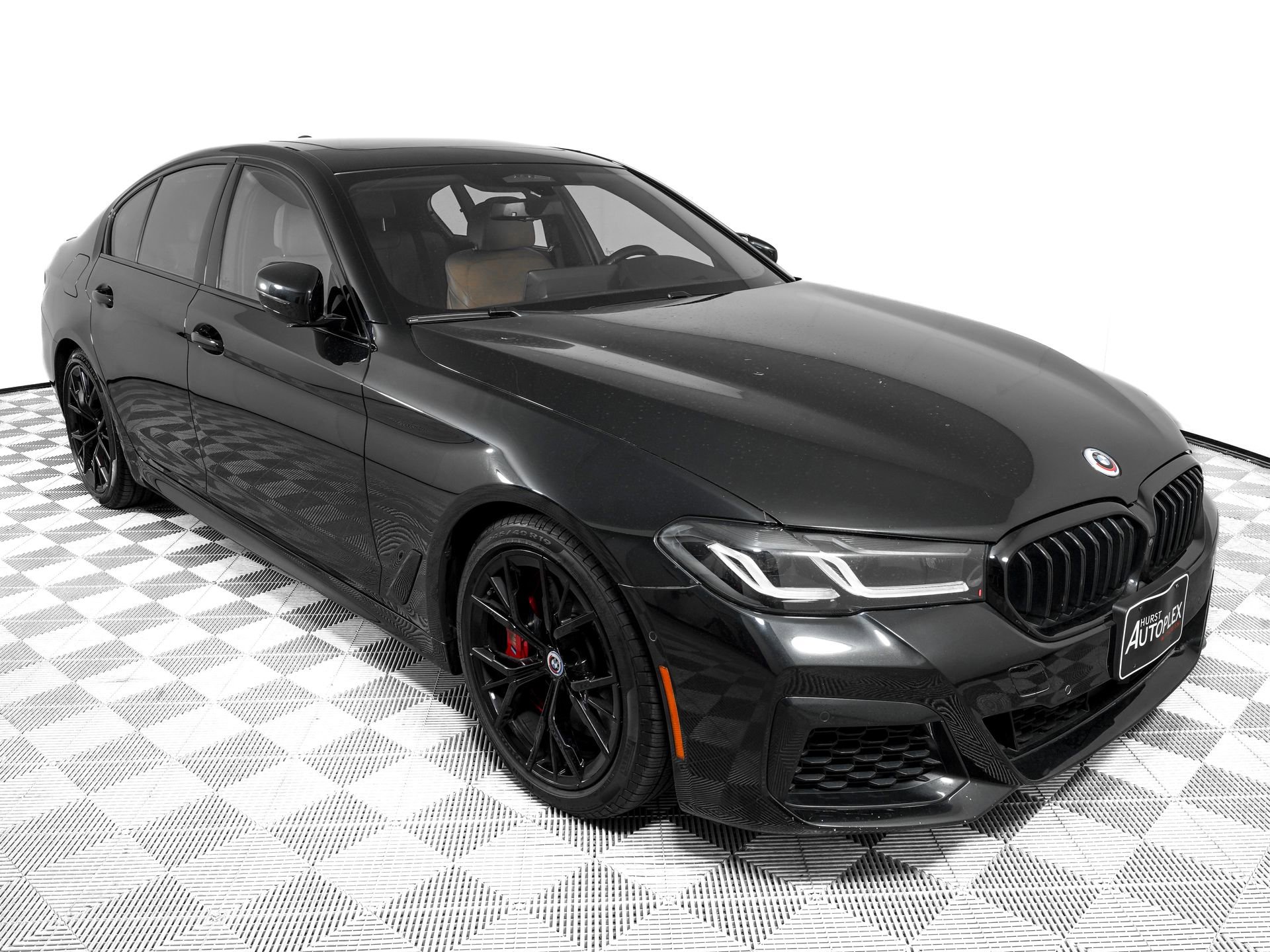Used 2023 BMW M550i xDrive w/ Executive Package AWD/4WD image 2