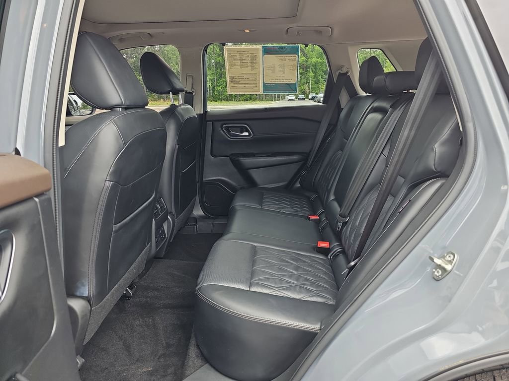Used 2023 Nissan Rogue Platinum w/ Platinum Premium Package AWD/4WD image 18