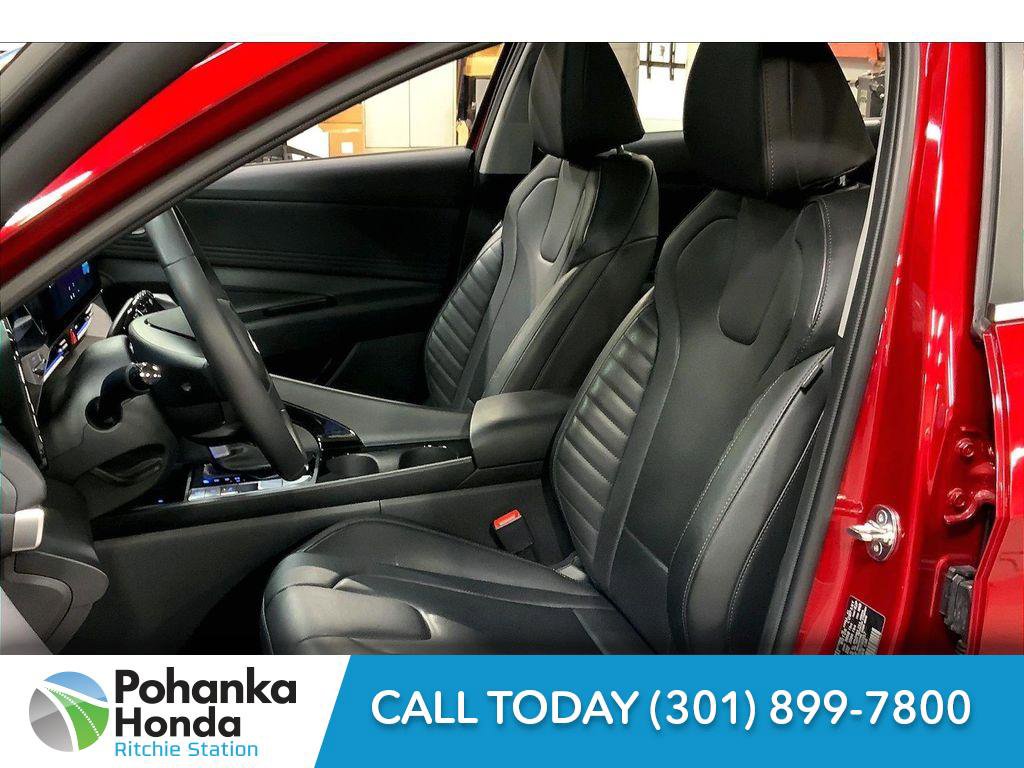 Used 2024 Hyundai Elantra Limited image 18