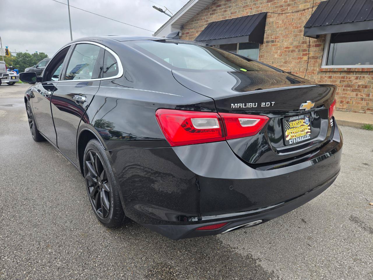 Used 2017 Chevrolet Malibu Premier w/ Premier Sun and Wheel Package FWD image 7