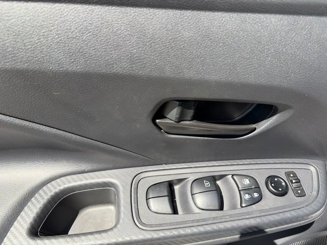 Used 2025 Nissan Versa S w/ Trunk Package FWD image 9