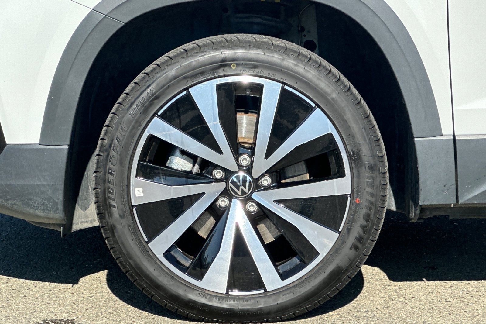 Used 2024 Volkswagen Taos SE image 34