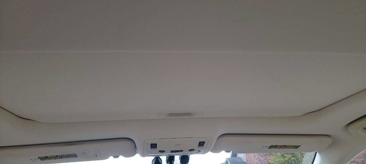 Used 2013 Lexus ES 300h image 32