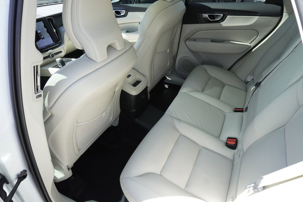 Used 2023 Volvo XC60 T8 Plus w/ Climate Package AWD/4WD image 29