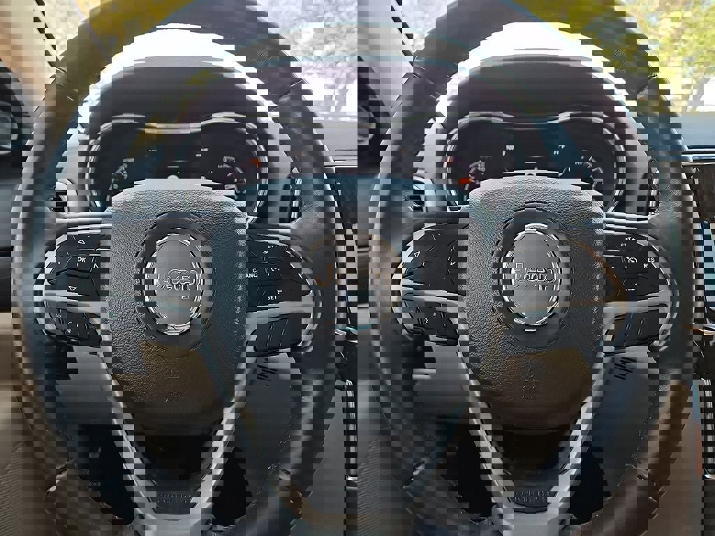 Used 2022 Jeep Grand Cherokee Laredo E image 30