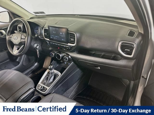 Certified 2021 Hyundai Venue SEL FWD image 12