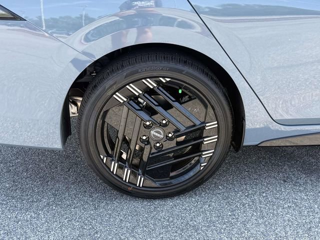New 2026 Nissan Sentra SR w/ Floor Mat Package FWD image 7