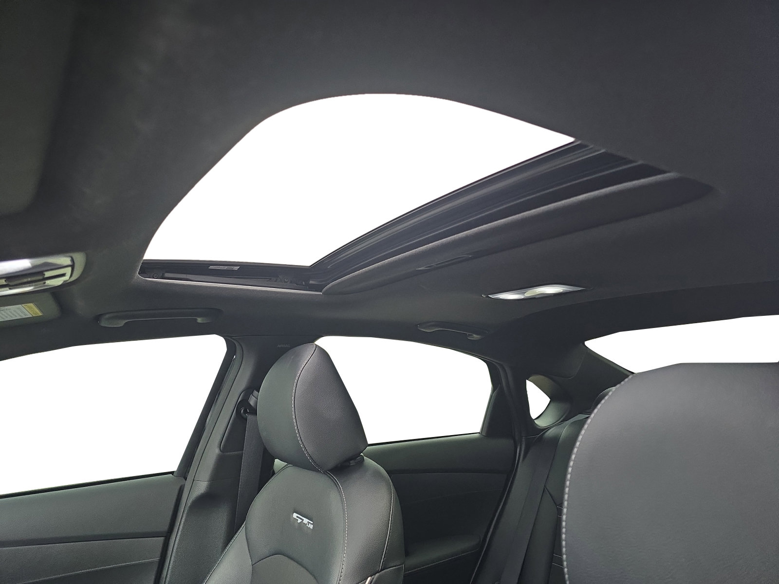 Used 2023 Kia Forte GT-Line w/ GT-Line Premium Package image 6