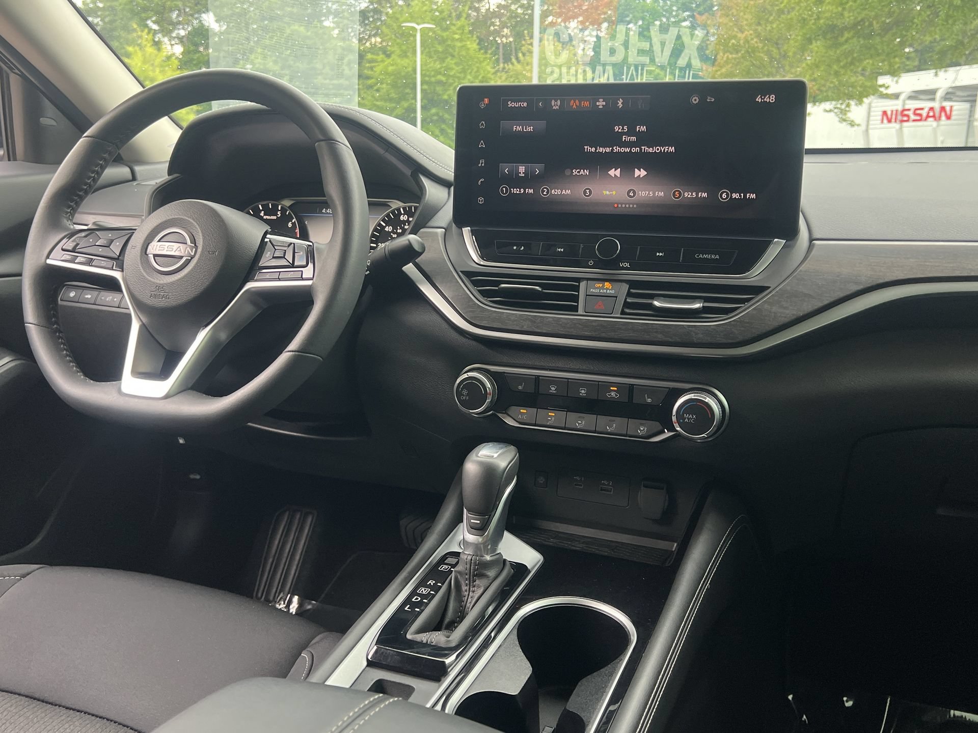 Certified 2024 Nissan Altima 2.5 SV w/ SV Premium Package FWD image 3
