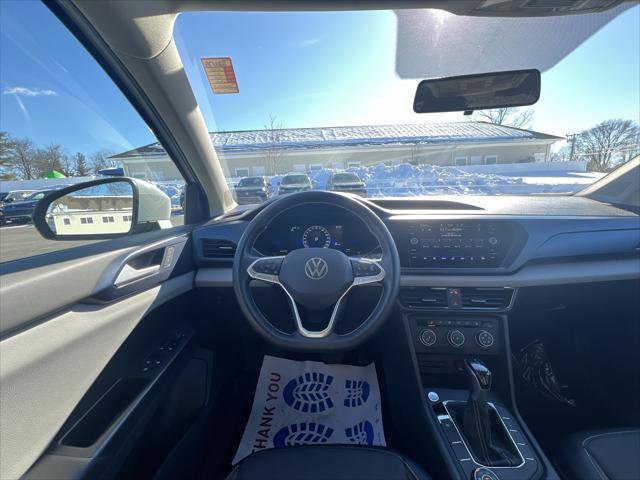 Certified 2022 Volkswagen Taos SE image 14