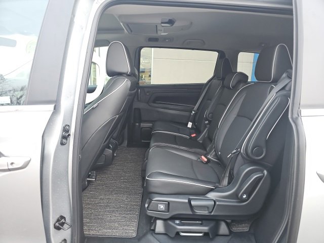 New 2026 Honda Odyssey Touring image 11