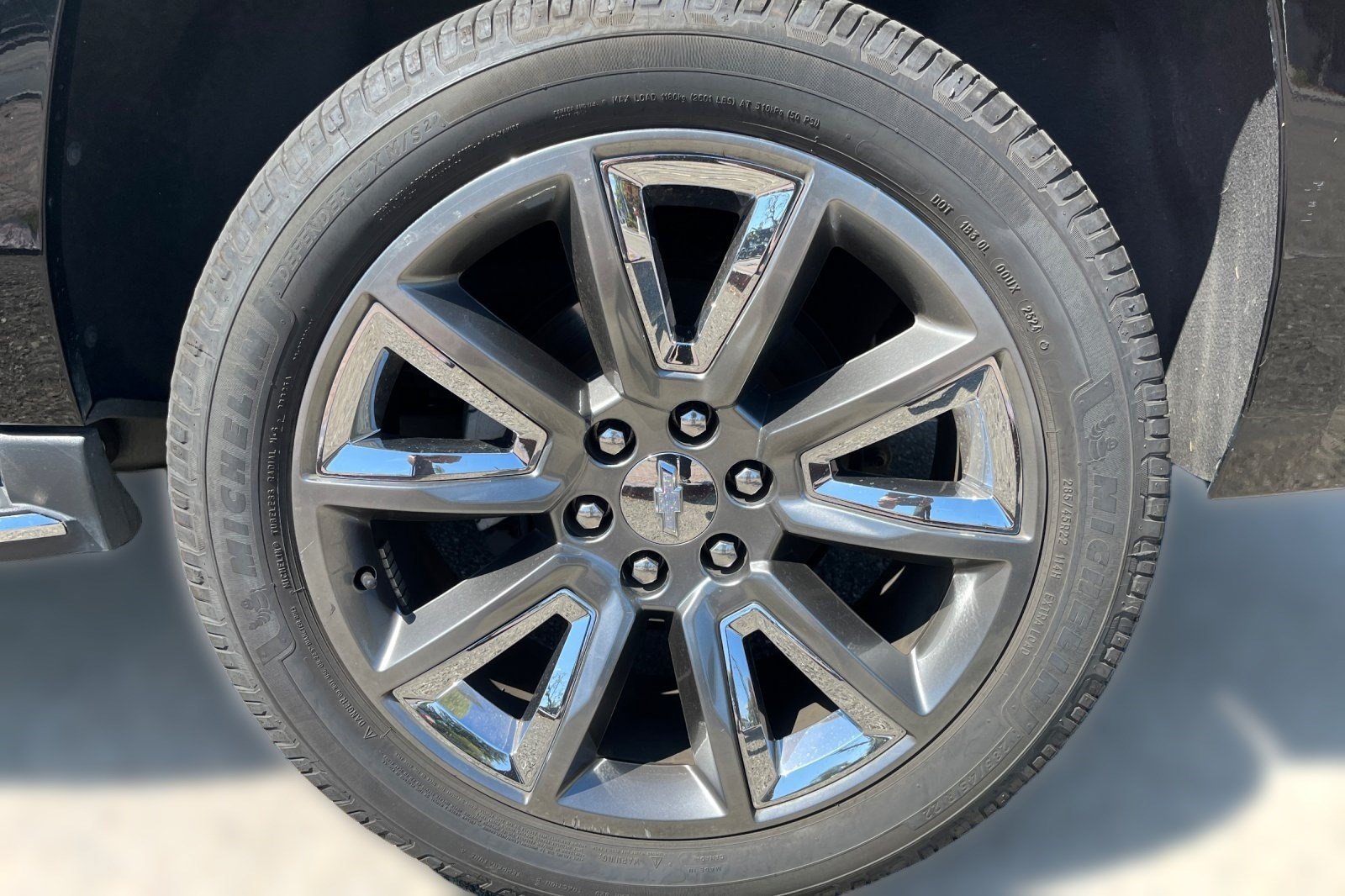 Used 2020 Chevrolet Suburban Premier AWD/4WD image 6