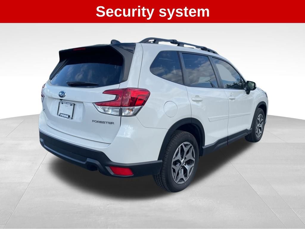 Used 2024 Subaru Forester Premium image 5