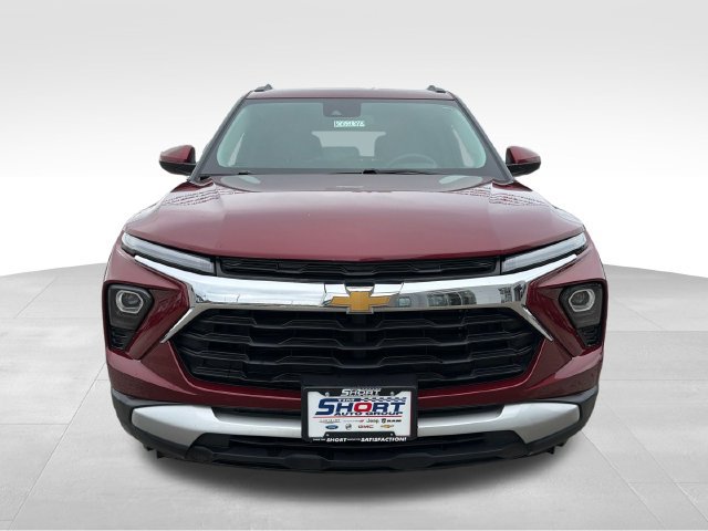 Used 2025 Chevrolet TrailBlazer LT AWD/4WD image 2