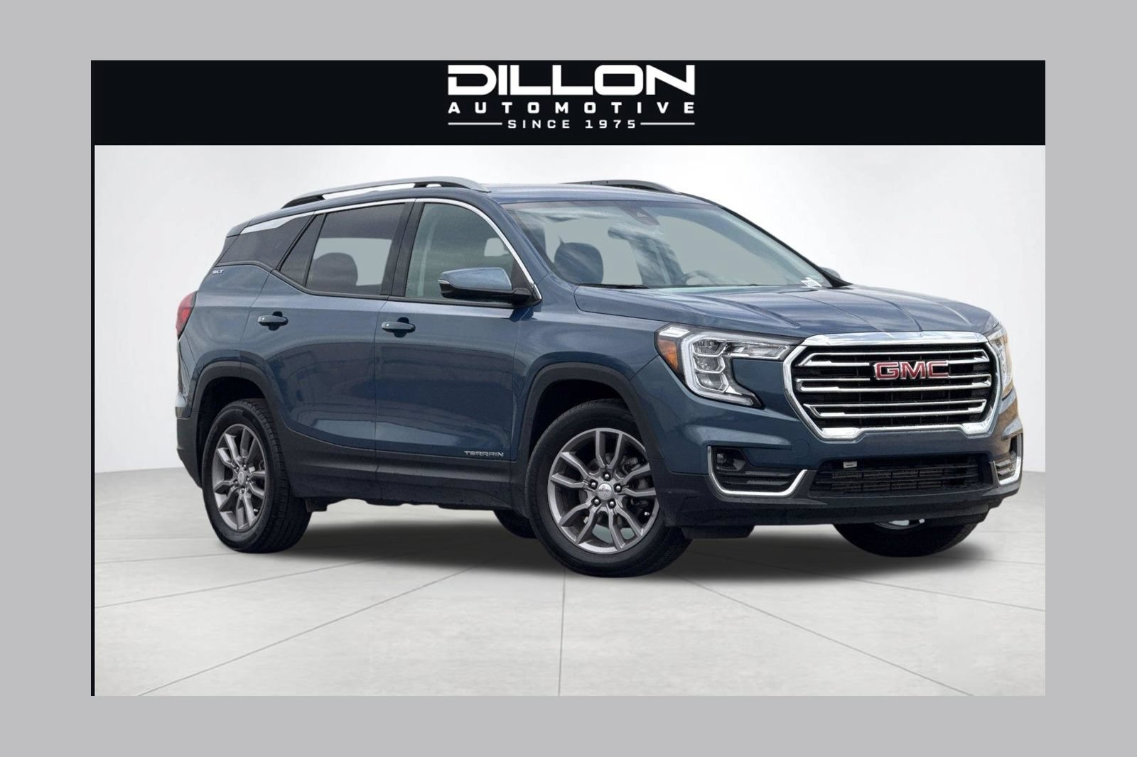 Used 2024 GMC Terrain SLT AWD/4WD image 1