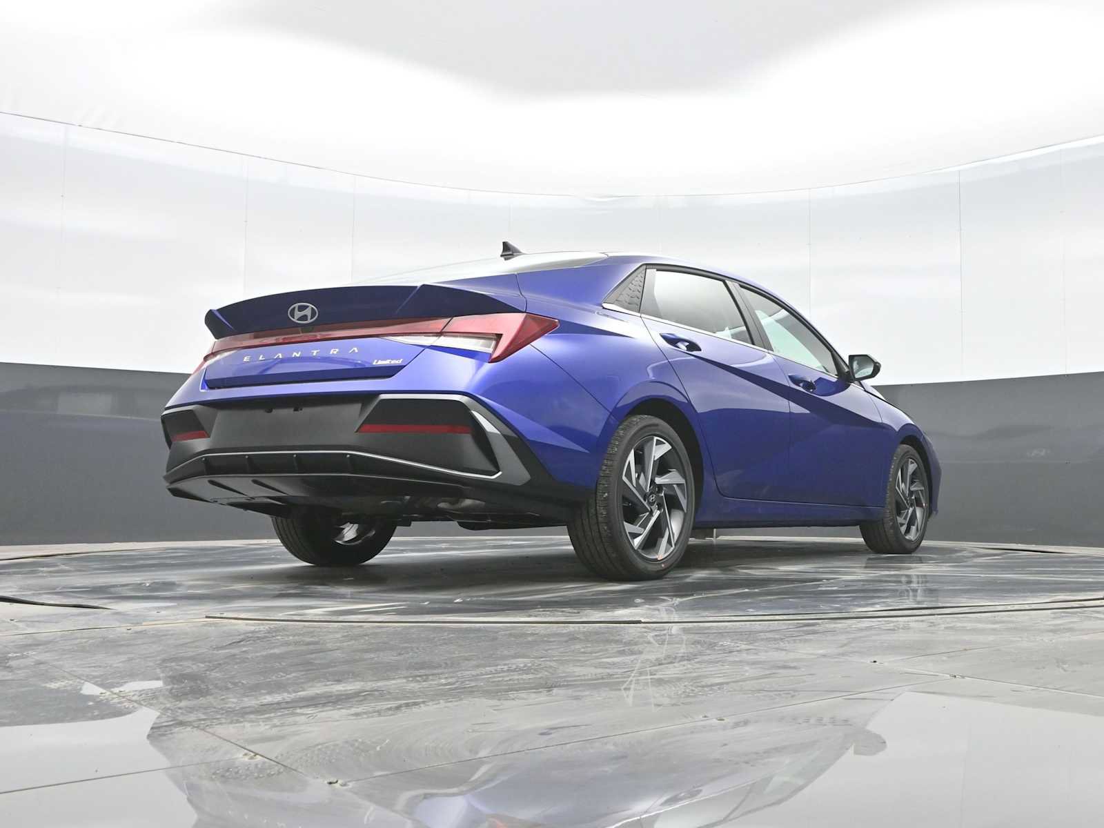 New 2026 Hyundai Elantra Limited image 27