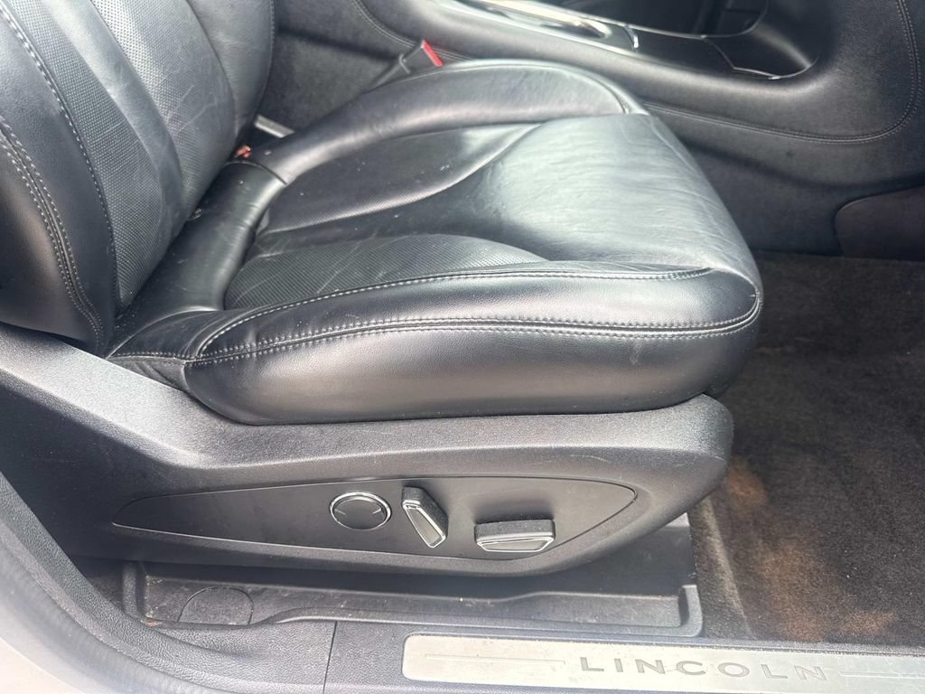 Used 2015 Lincoln MKC AWD w/ Equipment Group 101A Select image 18