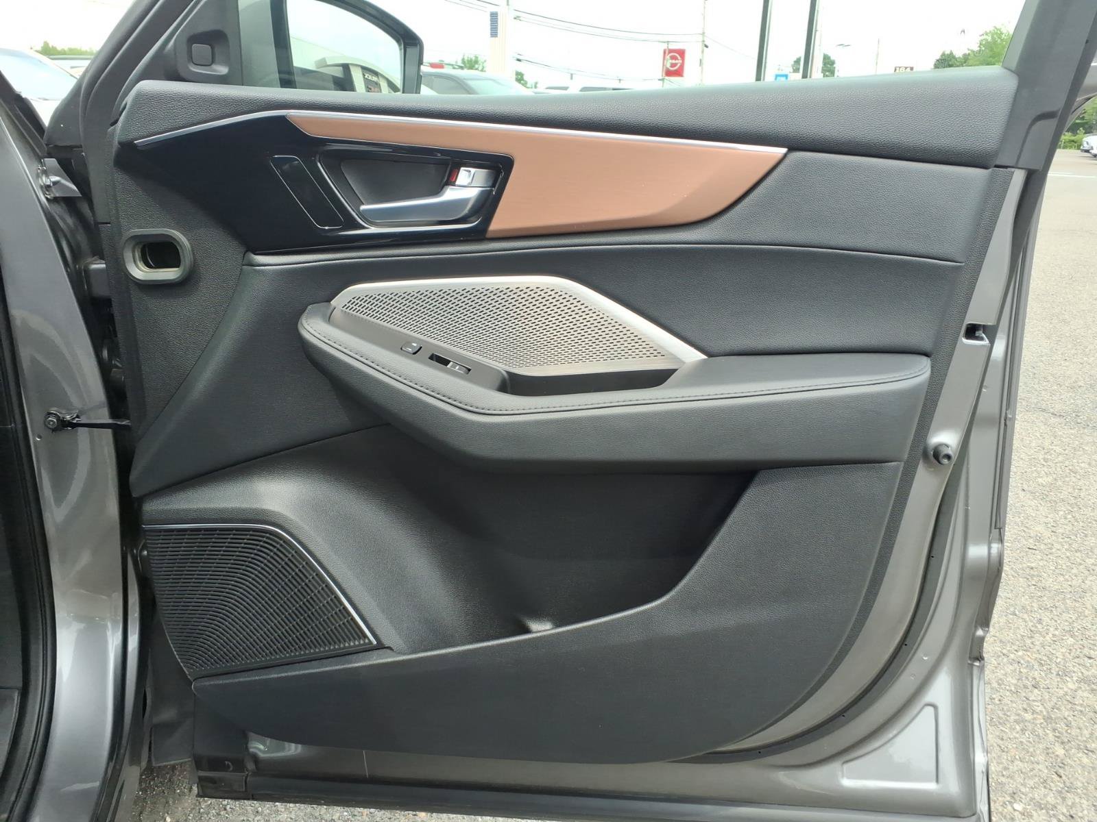 Used 2022 Acura MDX SH-AWD image 31