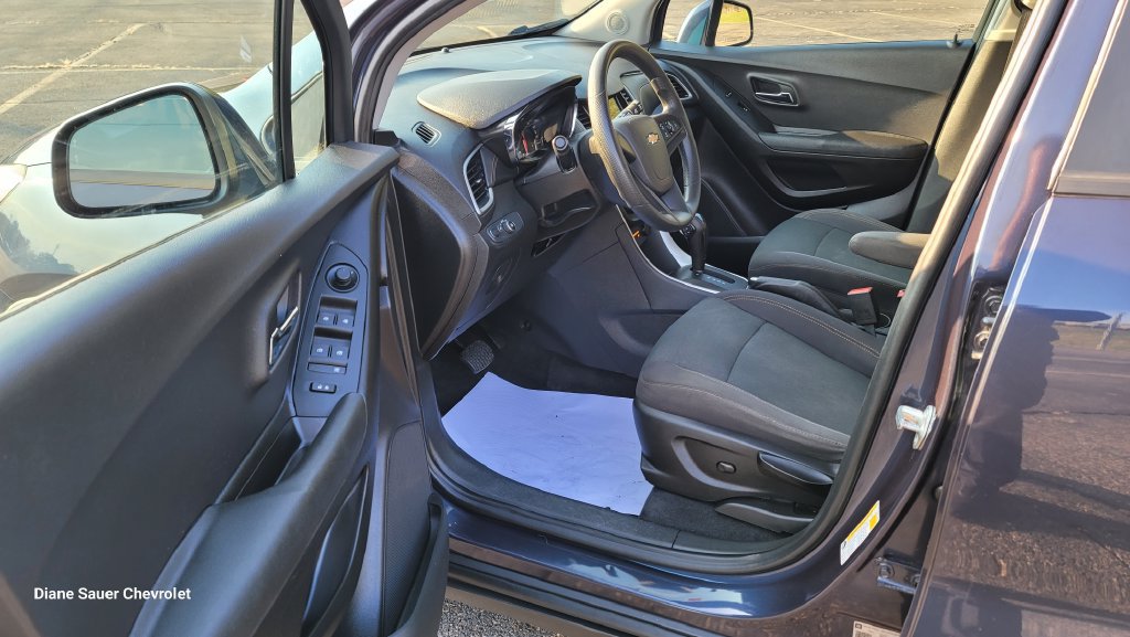 Used 2019 Chevrolet Trax LS FWD image 18