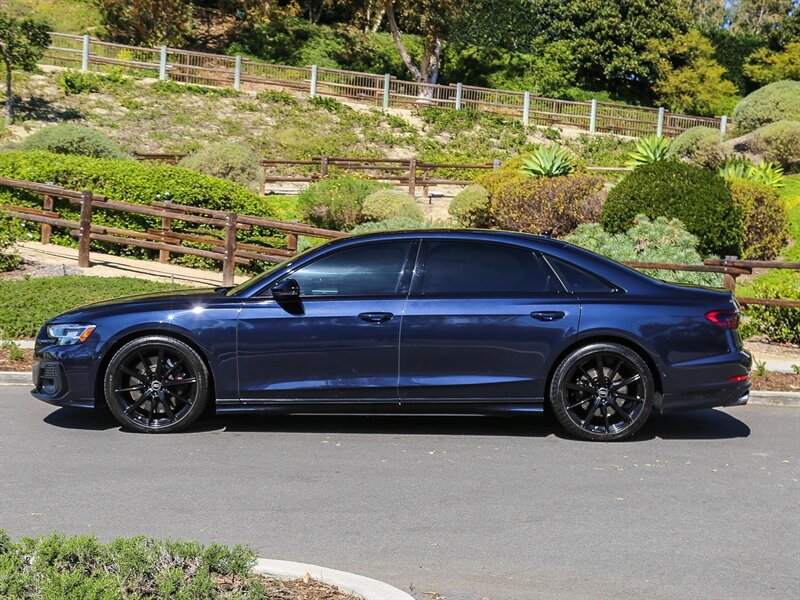 Used 2024 Audi S8 AWD/4WD image 4