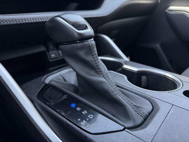 Used 2021 Toyota Highlander LE FWD image 18