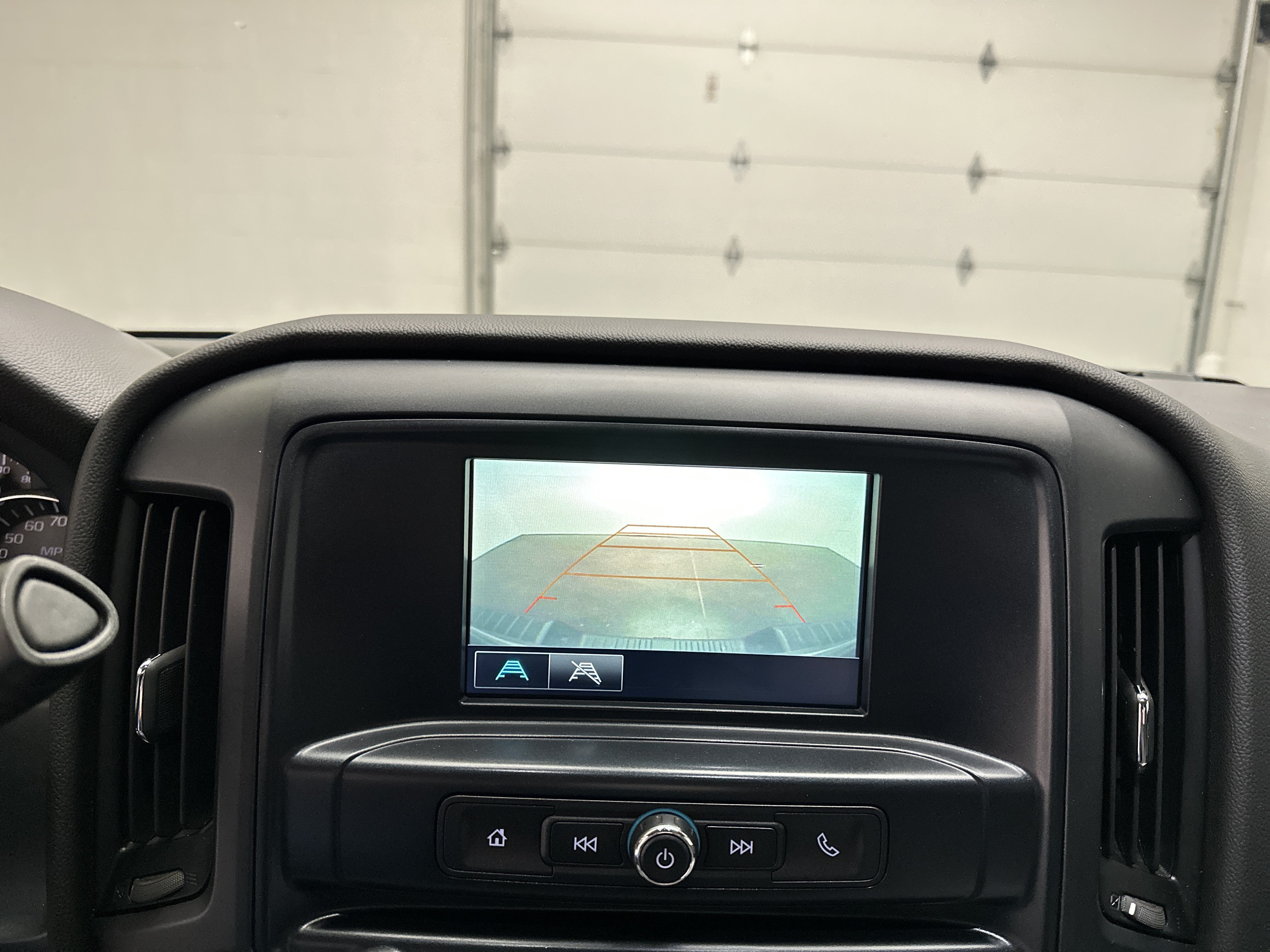 Used 2018 Chevrolet Silverado 1500 Custom w/ Custom Value Package AWD/4WD image 27