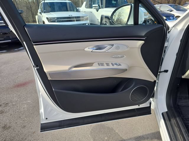 New 2026 Genesis GV70 2.5T Select AWD/4WD image 13