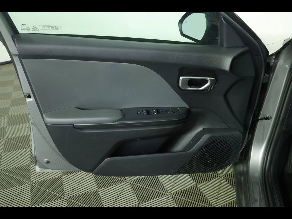 Used 2025 Kia K4 LXS image 18