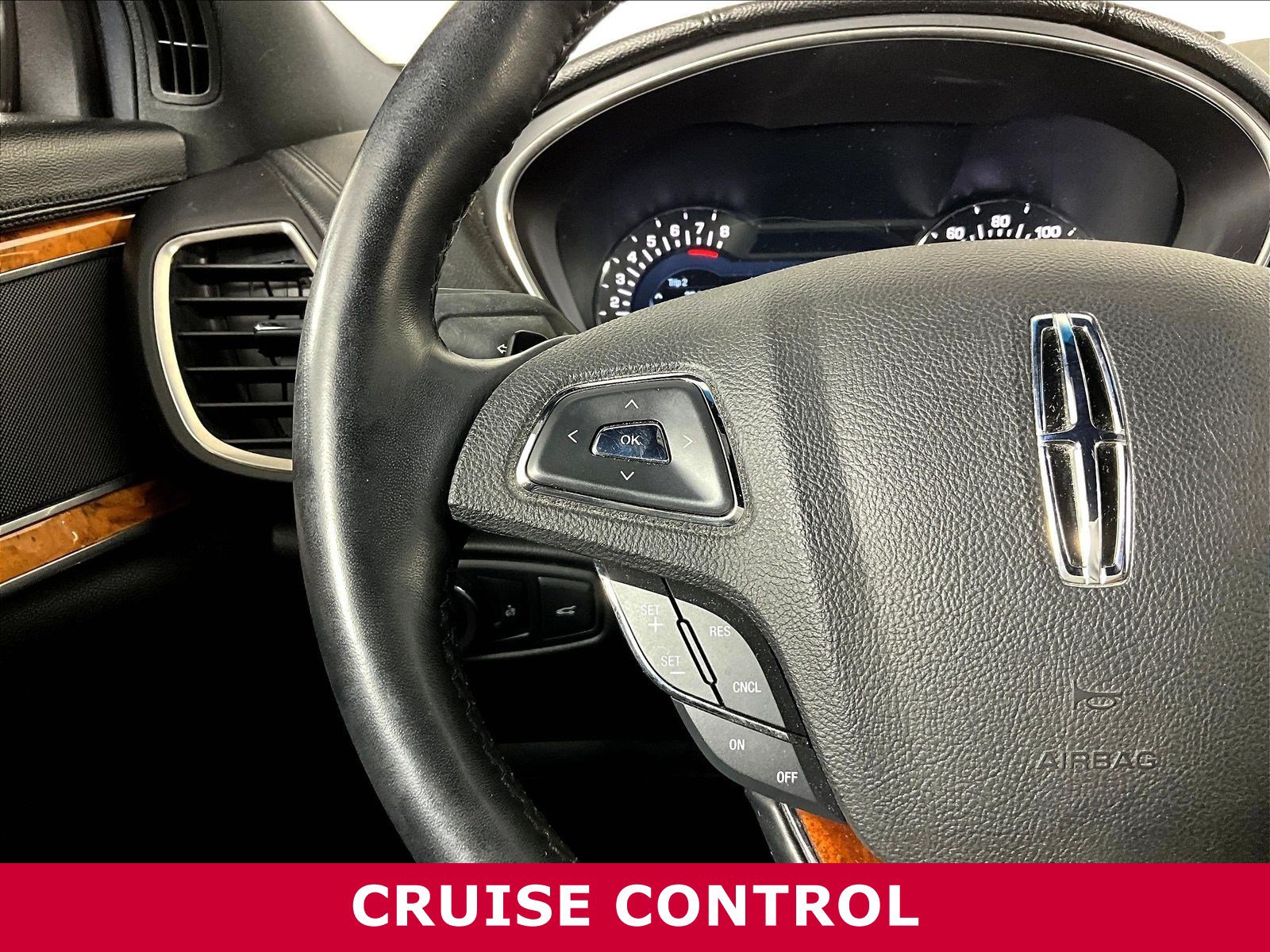 Used 2018 Lincoln MKX Select w/ Select Plus Package AWD/4WD image 11