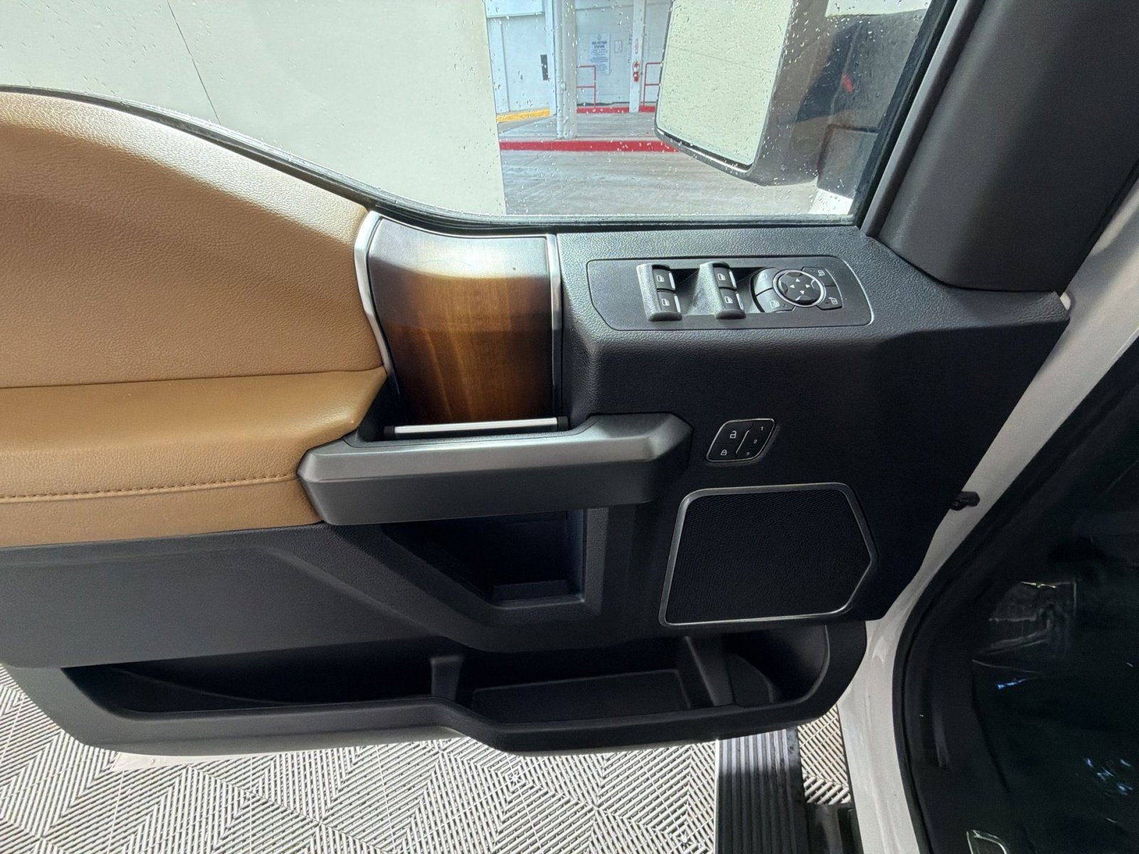 Used 2017 Ford F150 Limited w/ Trailer Tow Package image 15