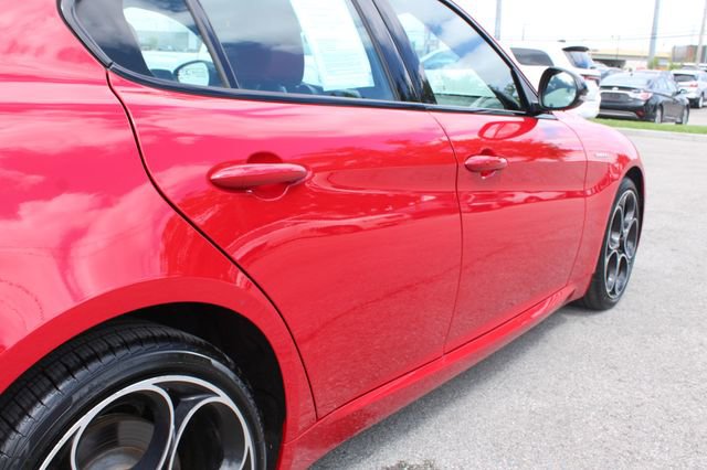 Used 2022 Alfa Romeo Giulia Veloce AWD/4WD image 47