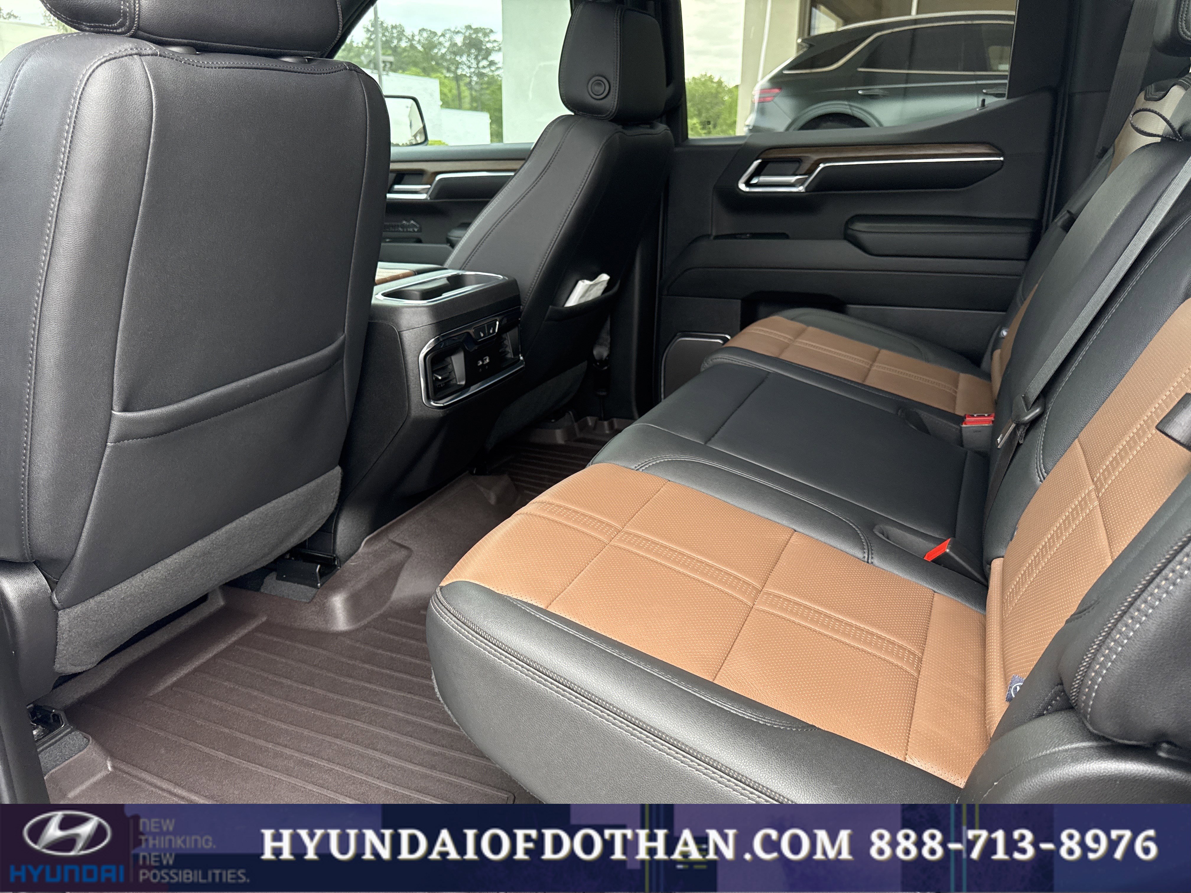 Used 2024 Chevrolet Silverado 1500 High Country w/ Technology Package AWD/4WD image 12