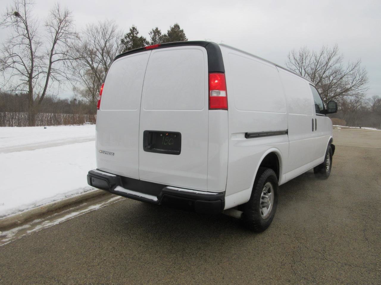 Used 2021 Chevrolet Express 2500 w/ Driver Convenience Package image 7
