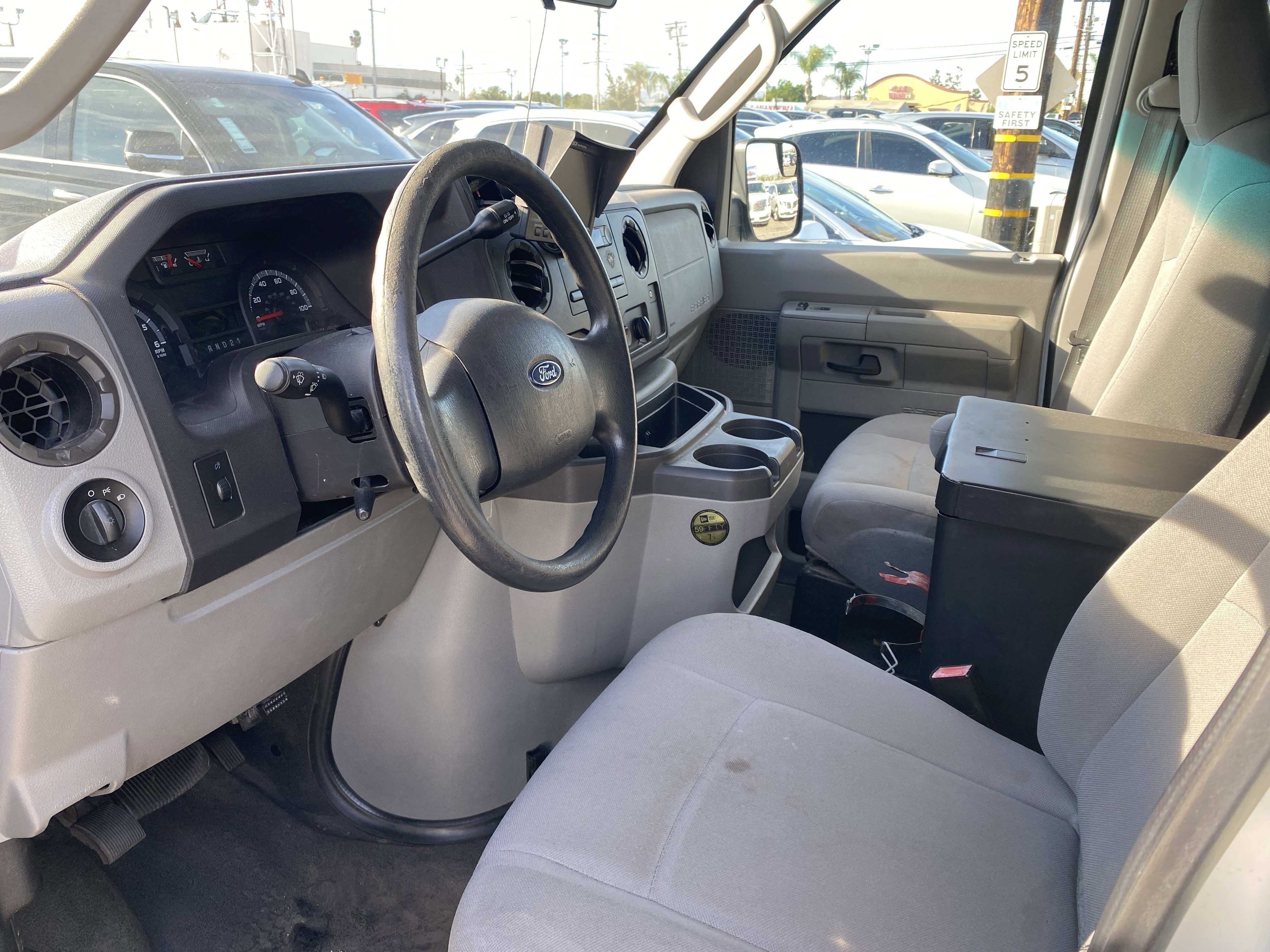 Used 2013 Ford E-150 and Econoline 150 w/ PWR Group image 11