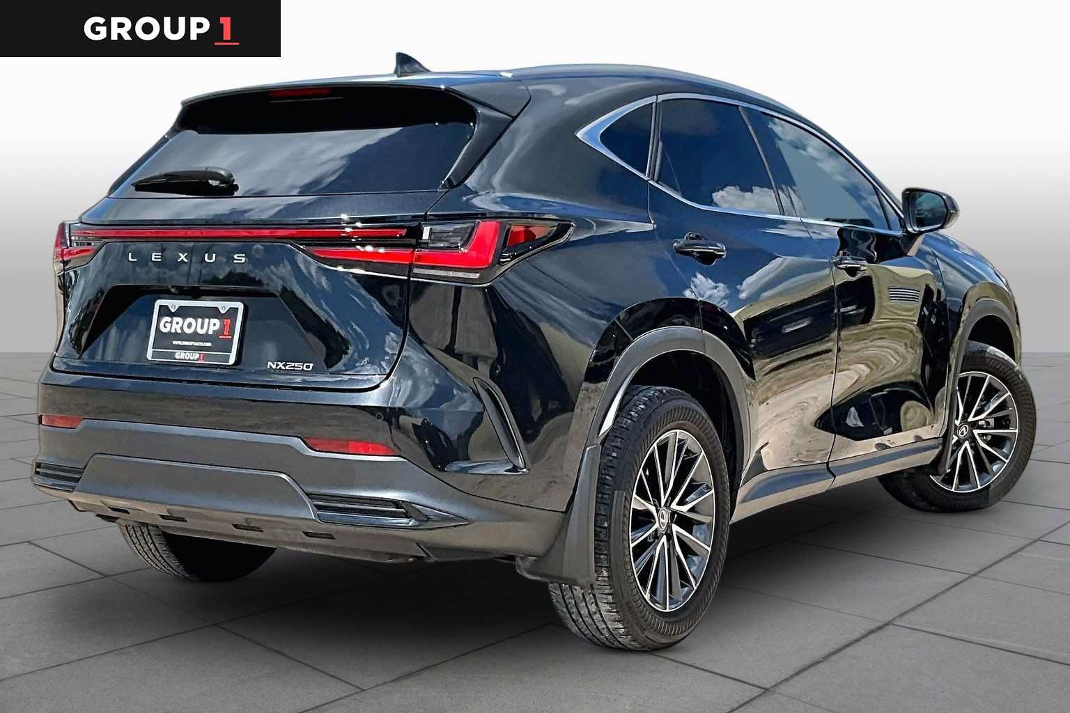 Used 2025 Lexus NX 250 FWD image 11
