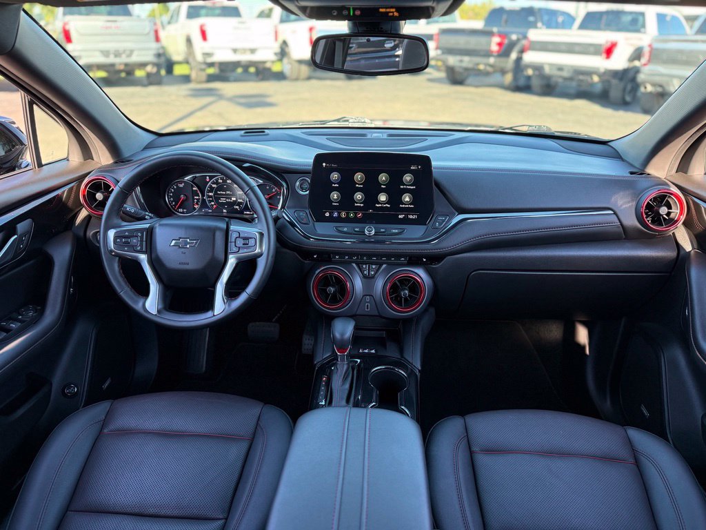 Used 2025 Chevrolet Blazer RS FWD image 2