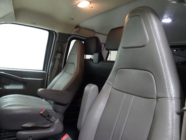 Used 2017 Chevrolet Express 2500 Extended image 32
