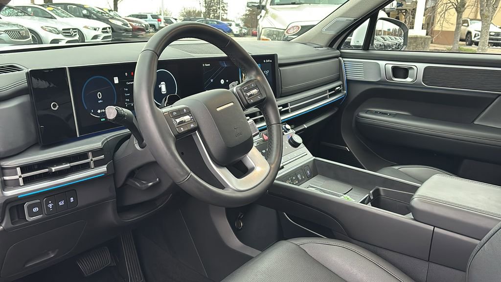 Used 2025 Hyundai Santa Fe Limited image 27