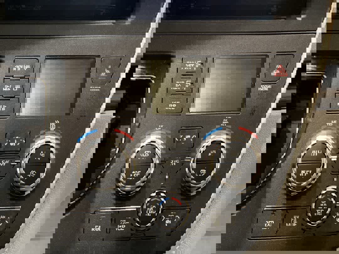 Used 2017 Toyota Sienna XLE image 21