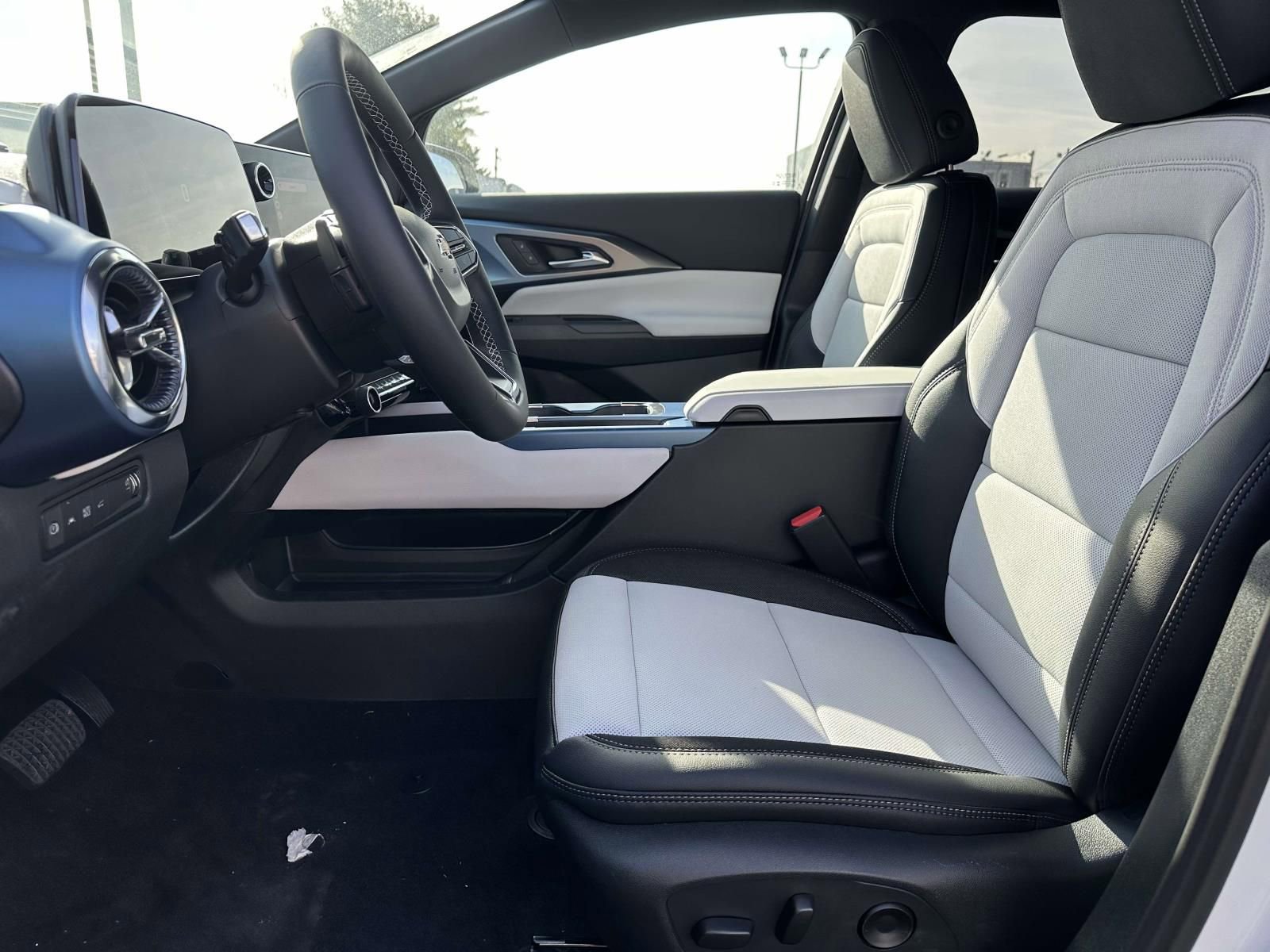 New 2026 Chevrolet Equinox EV LT w/ Convenience Package II image 21