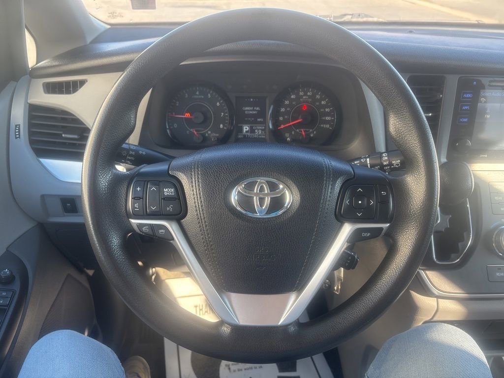 Used 2016 Toyota Sienna LE image 18