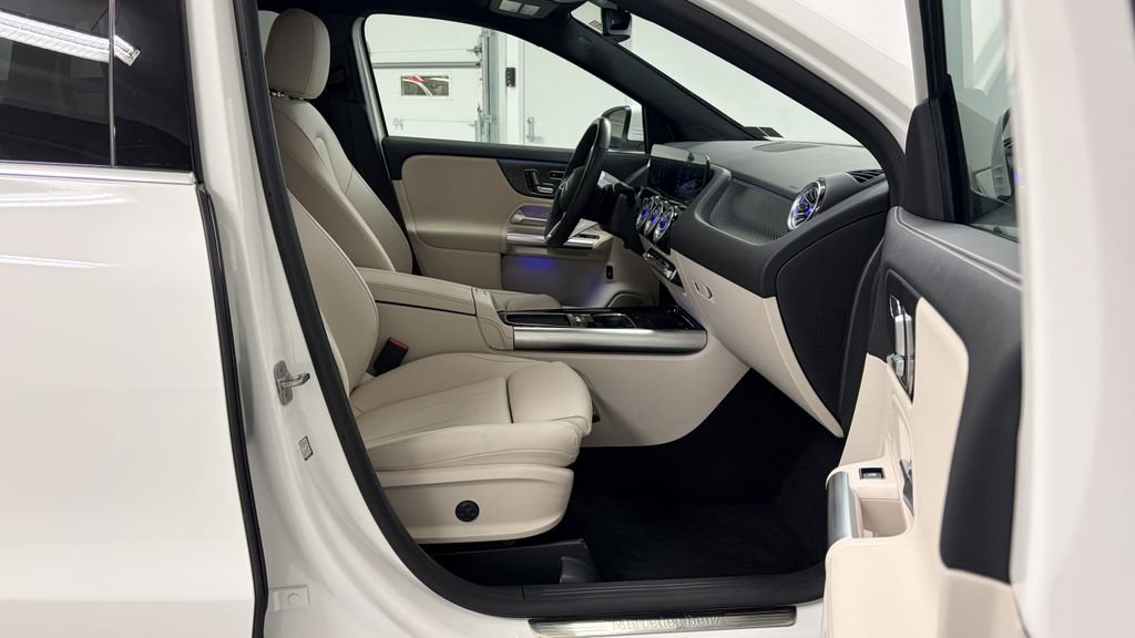 Certified 2025 Mercedes-Benz GLA 250 4MATIC image 16