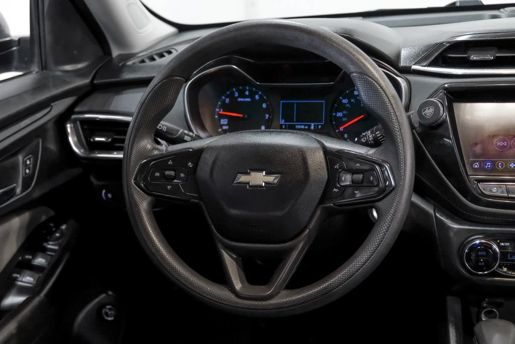 Used 2021 Chevrolet TrailBlazer LT w/ Sun and Liftgate Package FWD image 17