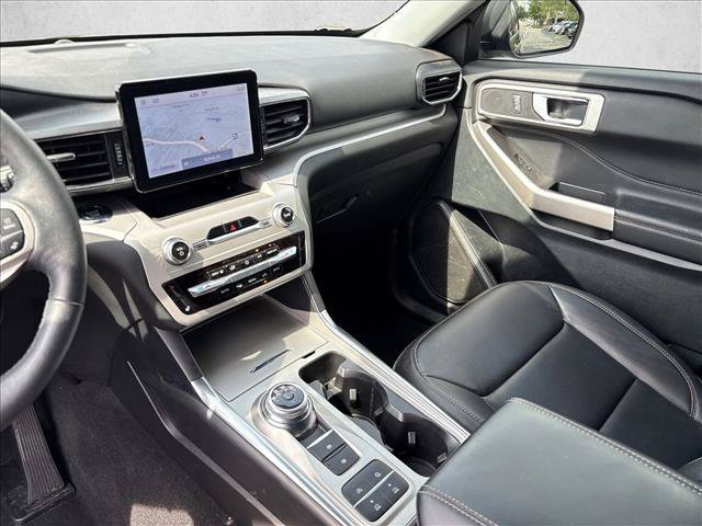 Used 2024 Ford Explorer XLT w/ Equipment Group 202A RWD image 15